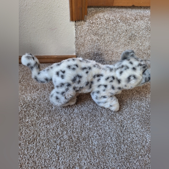 Hansa 2010 Snow Leopard Cub Moveable Limbs/Tall Plush - Picture 6 of 6